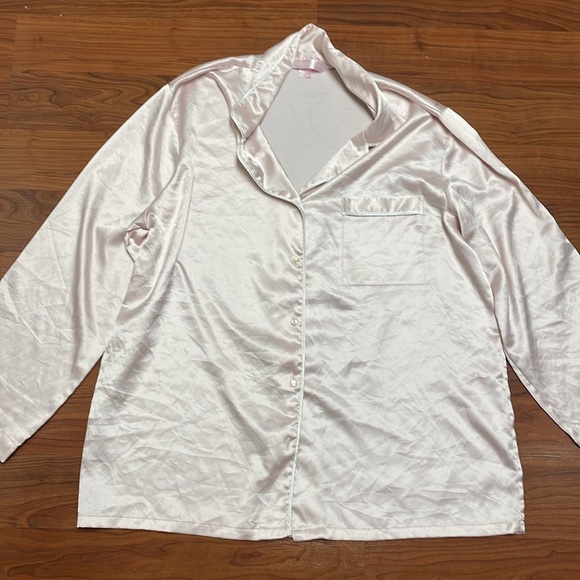 Victorias Secret satin pajama top in light pink, size large - Picture 1 of 5